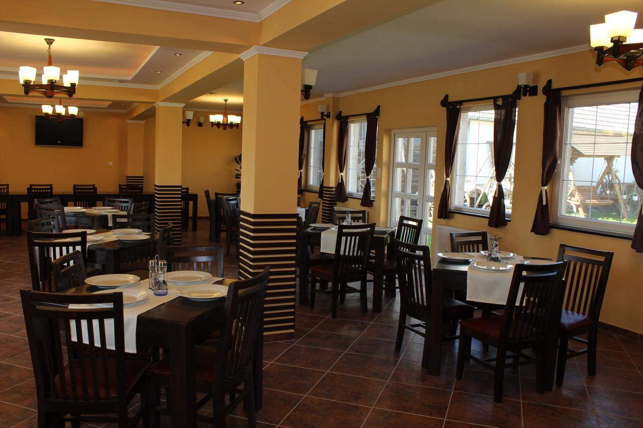 Gyongyvirag Panzio Bed & Breakfast Turia Bagian luar foto